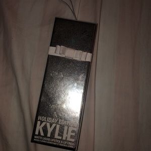 Kylie cosmetics holiday edition liquid lipstick